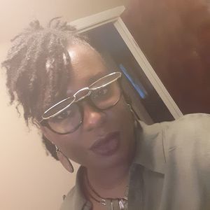 Meet your Posher, Simone